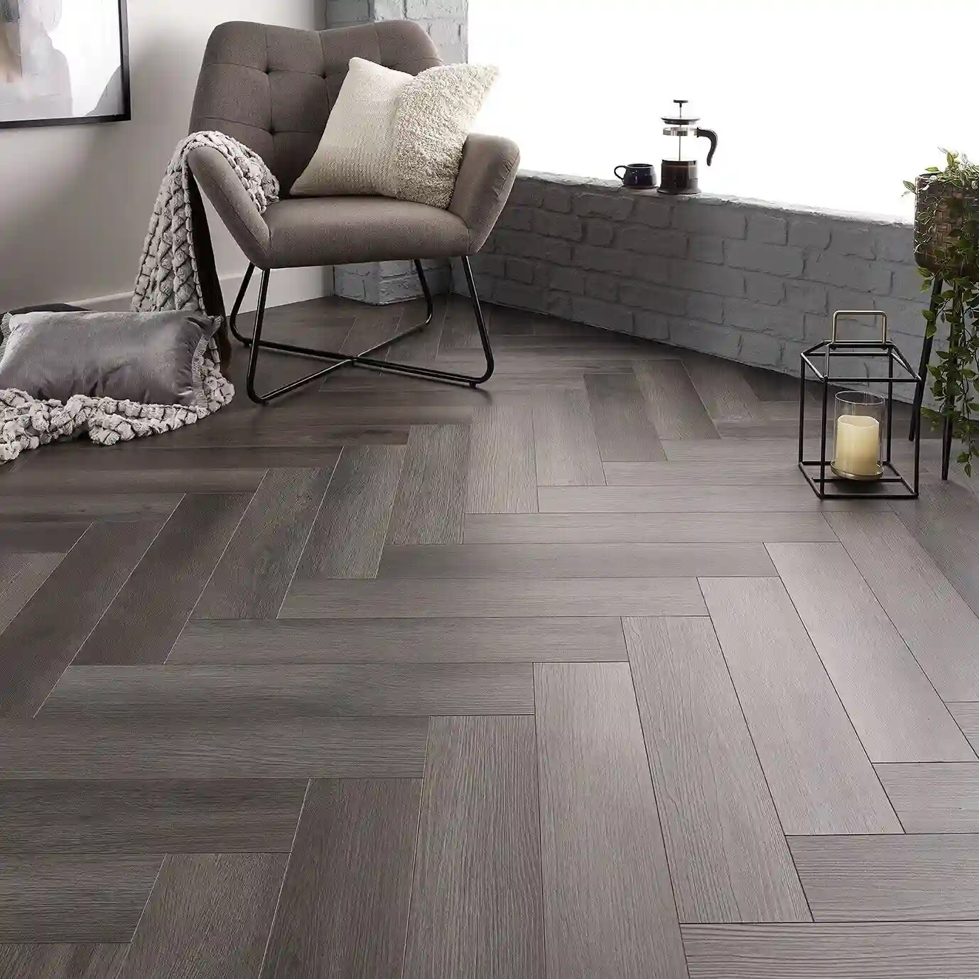 Obsidian Grey Oak Dubai Herringbone